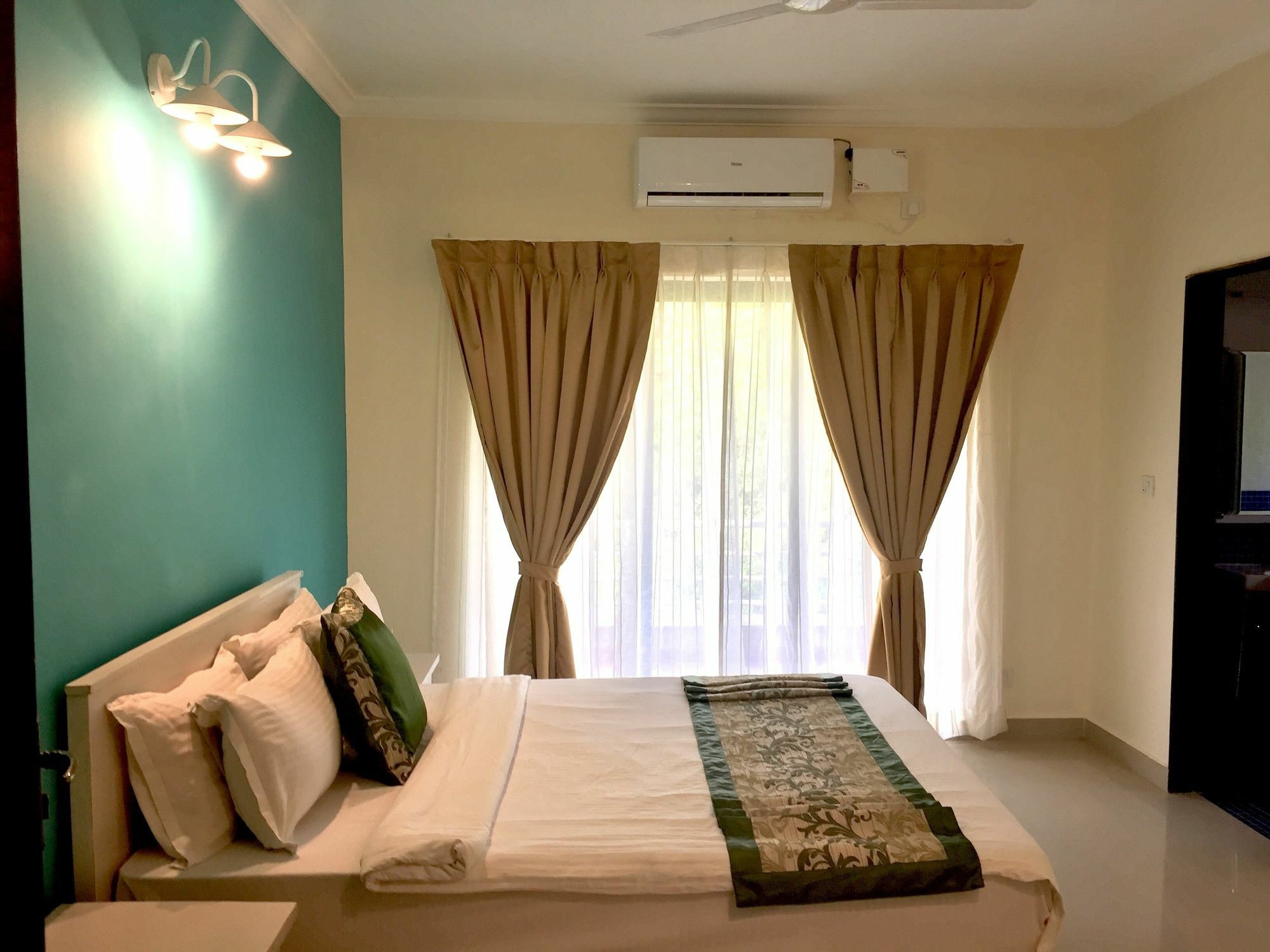Treehouse Blue Hotel & Villas Колва Екстериор снимка